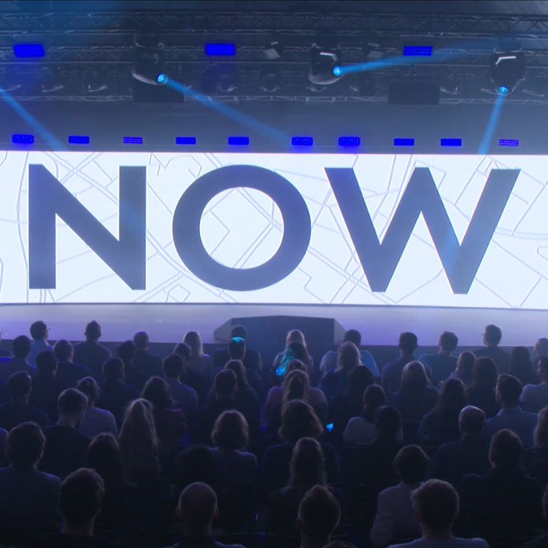 Liveübertragung des Kick-Offs von Share Now